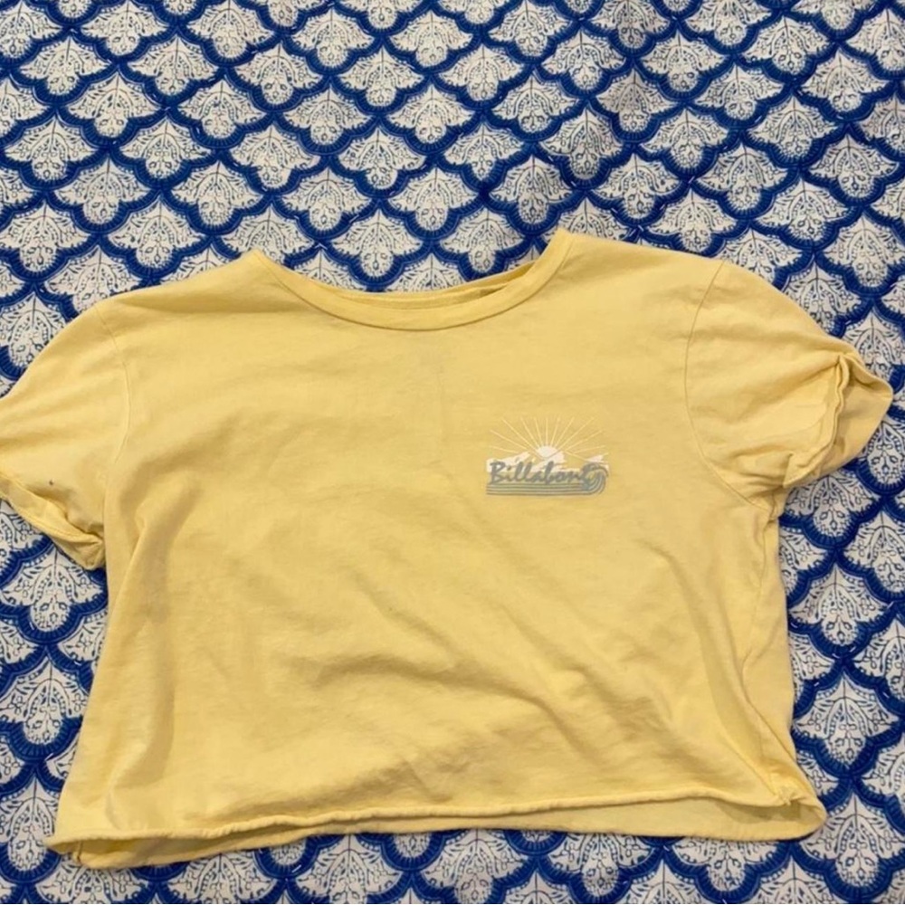 yellow billabong cropped tee